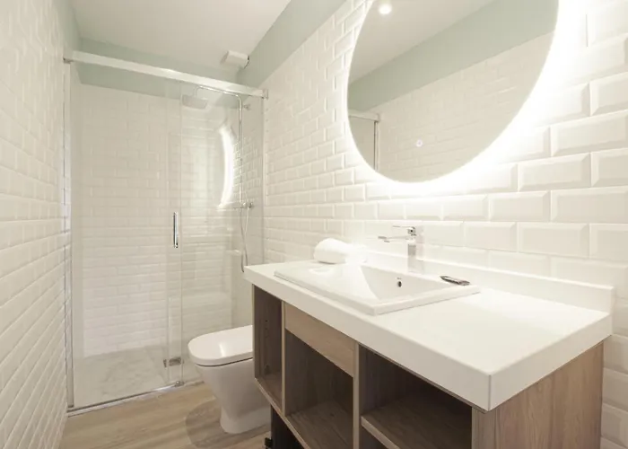 Turísticos La Pontificia * Comillas