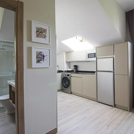 Turisticos La Pontificia 코밀라스