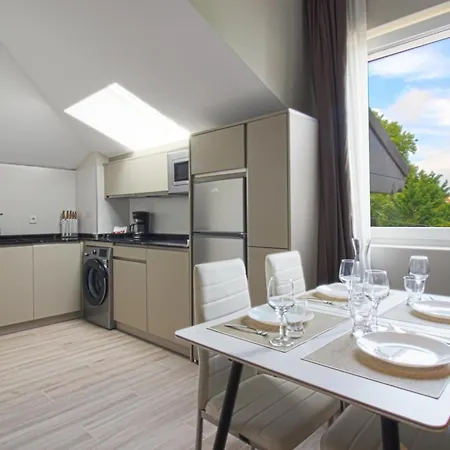 Turísticos La Pontificia * Comillas