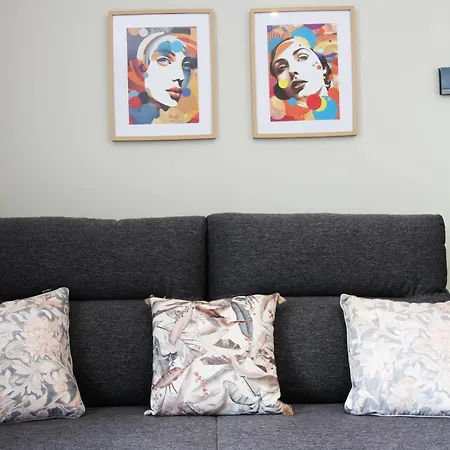 Turísticos La Pontificia * Comillas